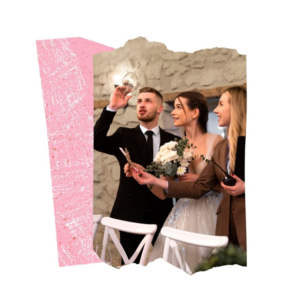 Celebrante fornisce consigli a una coppia di sposi