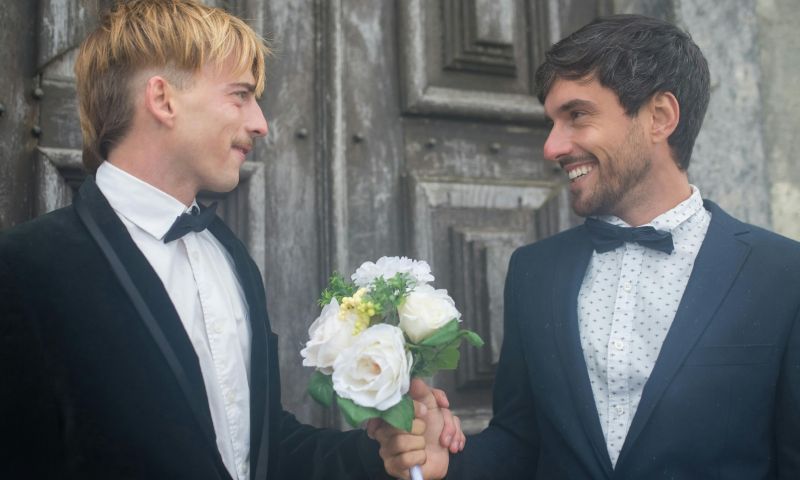 Coppia di uomini che si sposa